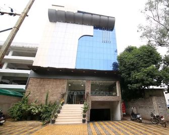 OYO 4779 Hotel Vansh Palace - Raipur - Edificio