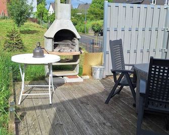Small vacation apartment own entrance welcome - Lutzerath - Patio