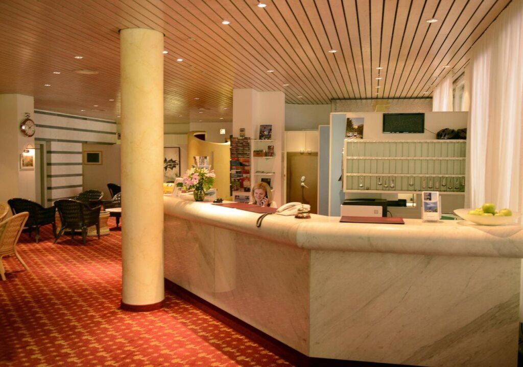 Hotel Sasso Boretto - אזקונה - דלפק קבלה