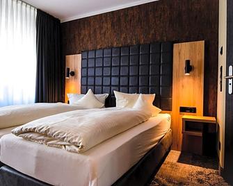 Hotel Roter Löwe - Ulm - Bedroom