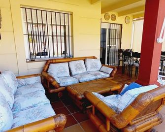 Casa con Todos los Servicios, Casa Habitual de la Familia, muy Tranquila, Comoda - El Puerto de Santa María - Salon