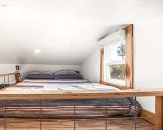 Romantic Luxury Retreat hot cold pool & sauna - Wimberley