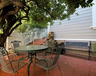 Bradford Place Inn & Gardens - Sonora - Balcón