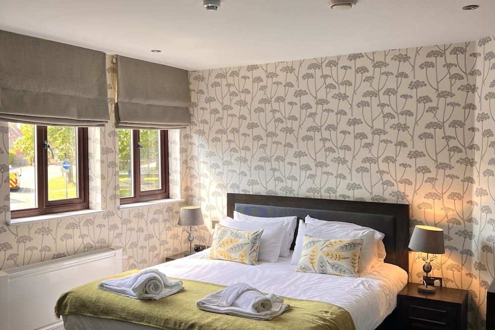 ذا بيكر بي آند بي، تاتسفيلد