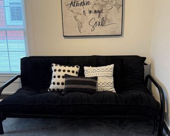 Newly updated historical home - Prairie du Chien - Huiskamer