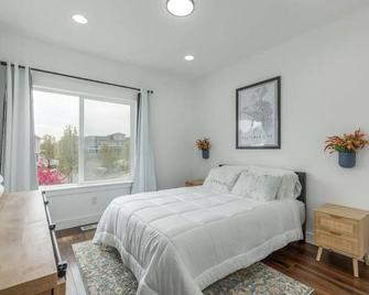 Entire Townhome Legends Retreat - South Jordan - Bedroom