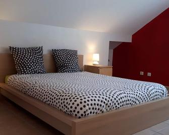 Superb south-west facing duplex of 95 m2 in the heart of Haut Jura (39). - Bellefontaine - Chambre