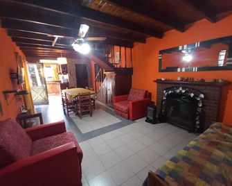 casa 3 amb a 2 cuadras del mar - Mar Azul - Living room