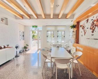 Li Ting B&B - Hengchun Township - Dining room