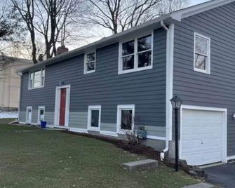 Charming 3 bed, 1 bath home with new furniture - Amherst - Budova