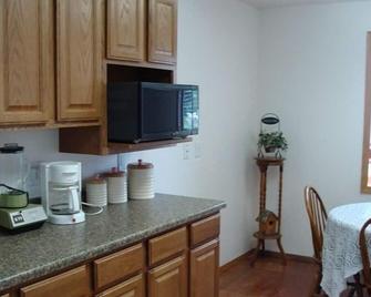 Lake Retreat Close to Town and Enjoy Nature on Bike Trail - Watertown - Küche