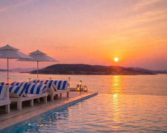 Calacatta Hotel & Resort - Yeosu