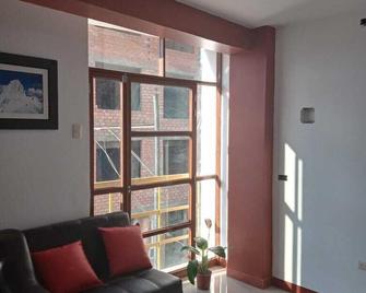 Cozy Apartment With Balcony - Huaraz - Sala de estar