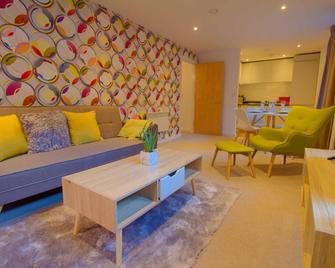 Chavasse Apartments - Liverpool - Living room
