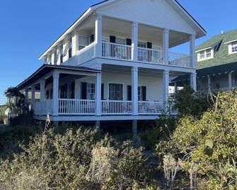 Oceanfront historic gem on great block - Wrightsville Beach - Building