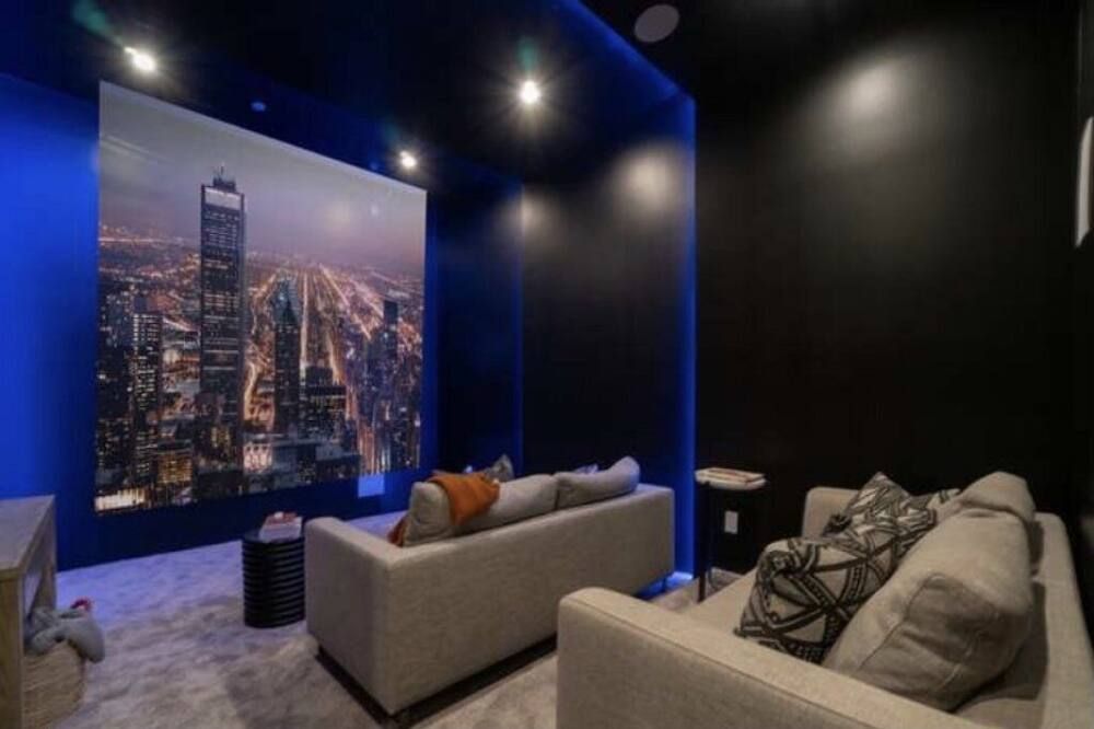 Hillside Oasis Estate (Brand New) - Woodland Hills - טרקלין