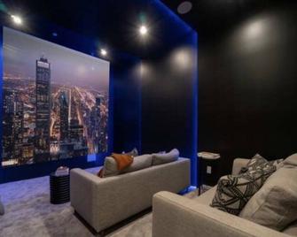 Hillside Oasis Estate (Brand New) - Woodland Hills - Sala d'estar