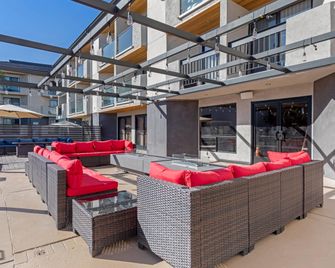 Comfort Inn and Suites Irvine Spectrum - Lake Forest - Balkon