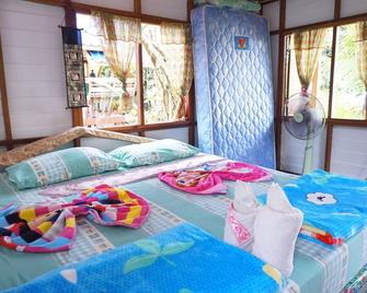 Baan Suan Kayoo Cottage 2 - Ko Payam - Bedroom