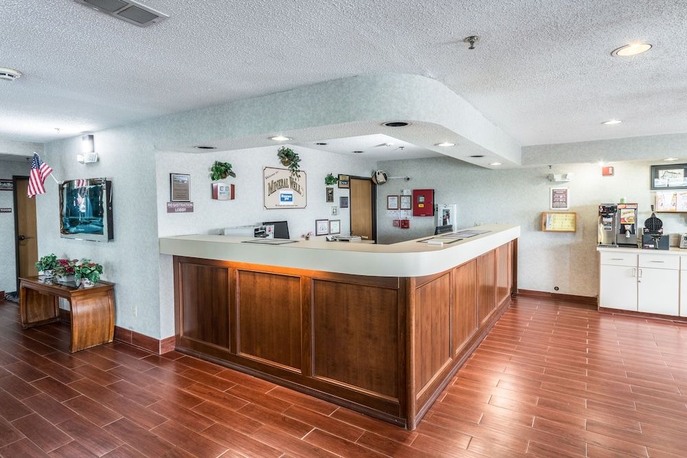 Q Express Inn & Suites - Mineral Wells - Receptie