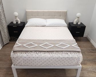 Peaceful Little Gem: 4-bedrooms in Duarte Near City of Hope - Duarte - Bedroom