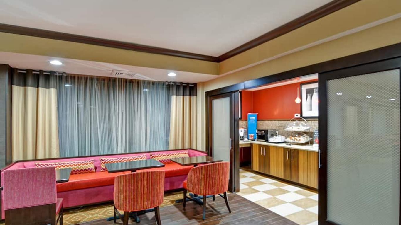 Hampton Inn Albany-Wolf Road (Airport)