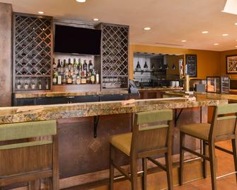 Hilton Garden Inn Yuma Pivot Point - יומה - בר