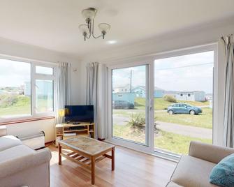 F30 Fernside, Riviere Towans - Hayle - Living room