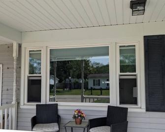 Perfect for Notre Dame Football brElkhart, IN br25 Miles Away from Notre Dam - Elkhart - Patio