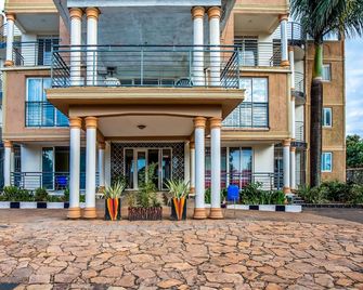 Hotel Royal Nest Entebbe - Entebbe - Building