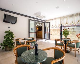 Hotel Fortunella - Camaiore