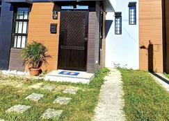 Modern Home in Lakeshore Estate with High Speed Internet @150 mbps - Mexico - Building