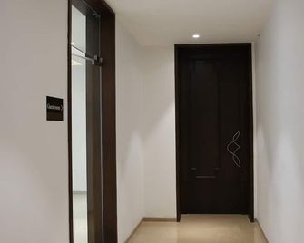 The Regal Banquets and Rooms - Valsād - Hallway