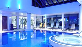 諾富特卡的夫中心酒店 - 加地夫 - 卡地夫 - 游泳池