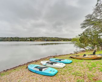Waterfront Getaway on Lake Buchanan w/ Fire Pit! - Burnet