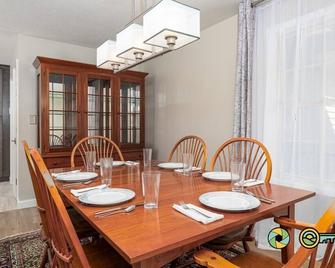 Pine Cone Paradise - escape to luxury! - Mount Jackson - Comedor
