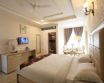 Hotel Galaxy Grand - Lucknow - Habitación