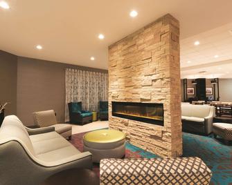 La Quinta Inn & Suites by Wyndham Lynchburg at Liberty Univ. - Lynchburg - Area lounge
