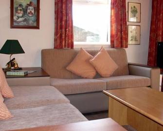 Cottage 4 - a cottages that sleeps 6 guests in 0 bedrooms - Irvinestown - Living room