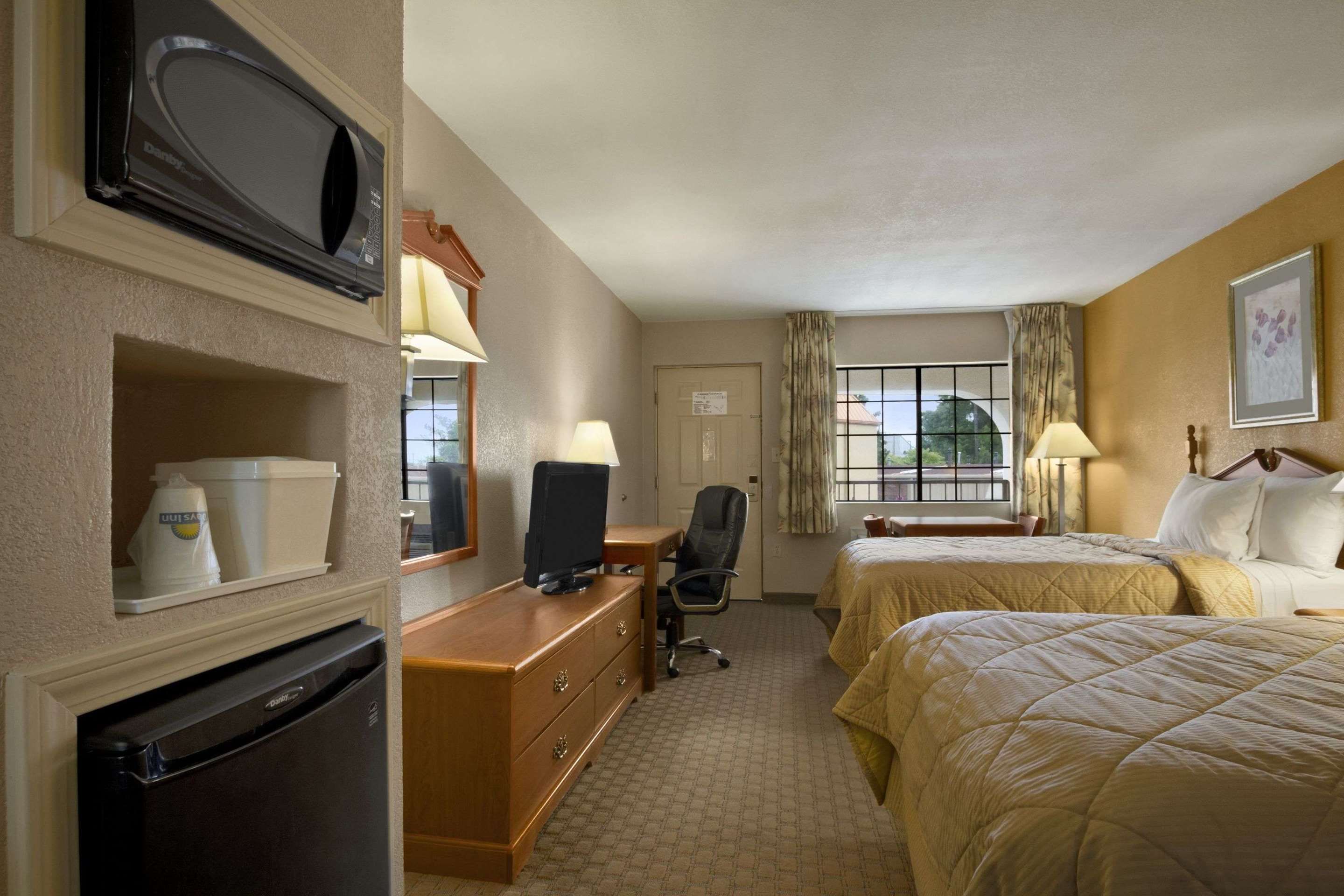 Days Inn by Wyndham Southaven MS - Southaven - Schlafzimmer