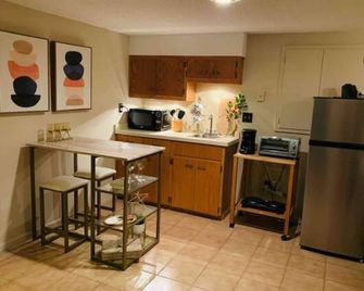 A cheerful 1-bedroom and 1 bath residential unit. - White Bear Lake - Cozinha