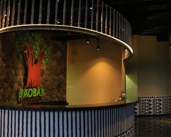 Baobab Safari Resort - Prigen - Salónek