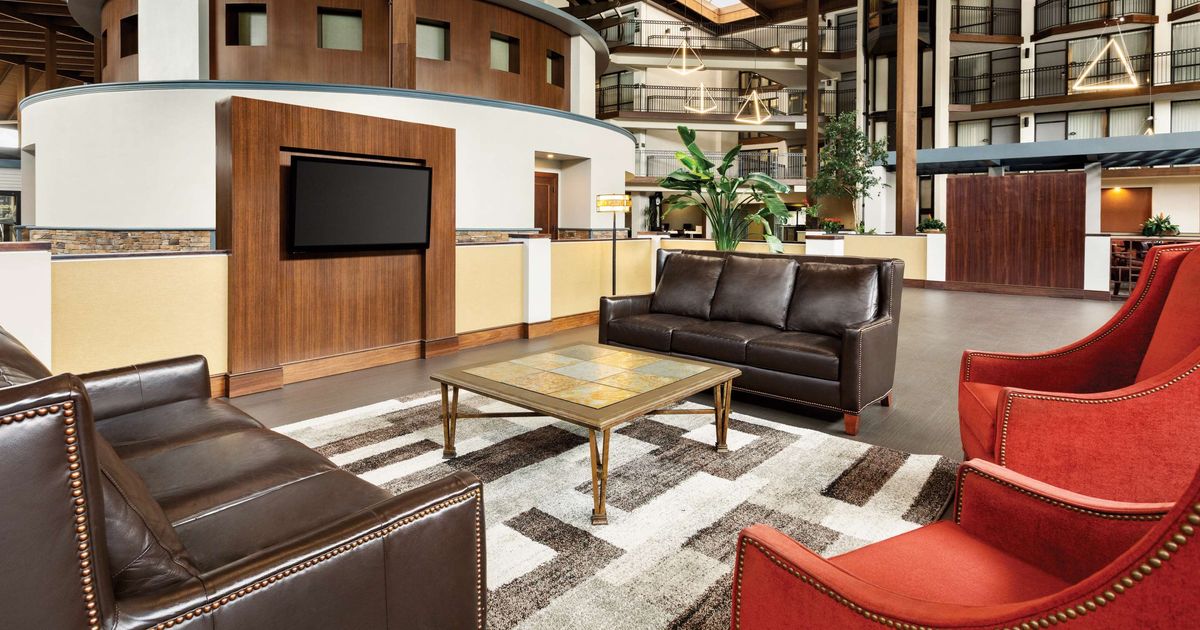Radisson Hotel Lenexa Overland Park, Lenexa | HotelsCombined