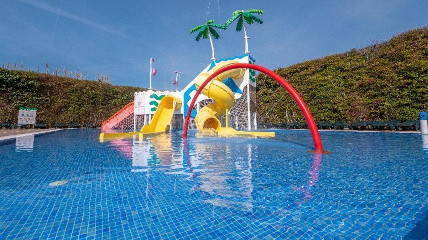 Santa Susanna Resort