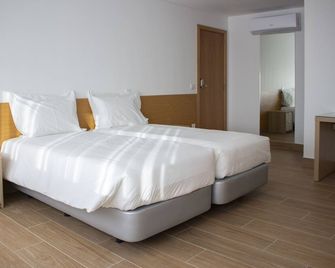 Central Suites 3 - São João da Madeira - Bedroom