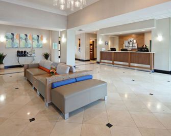 Holiday Inn Palmdale-Lancaster By IHG - Palmdale - Lobby