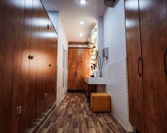 Aiva Hostel - Biskek - Pasillo