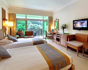 Landscape Beach Hotel Sanya - Sanya - Bedroom