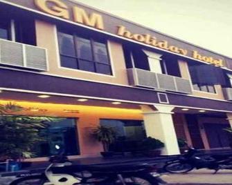 GM Holiday Hotel - Lumut - Building