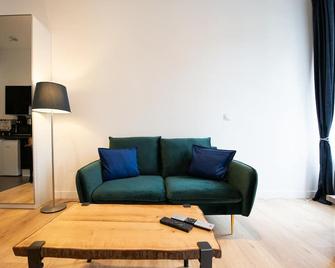 Le Romanée - Très joli studio moderne tout confort proche place Valmy - Lyon - Salon